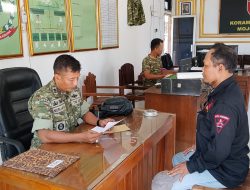 Grib Jaya Dpc Jombang  Grib jaya PAC mohagung  Ketua PAC GRIB JAYA Mojagung, Zainal Arifin atau yang akrab disapa Gus Zen, melaksanakan audiensi dan silaturahmi dengan pihak kecamatan, kepolisian sektor (Polsek), serta koramil. Kegiatan ini bertujuan untuk mempererat sinergi, membangun komunikasi yang baik, serta memperkuat kerja sama dalam menjaga keamanan, ketertiban, dan kondusivitas wilayah Kecamatan Mojagung.  Dalam kesempatan tersebut, Gus Zen menegaskan bahwa GRIB JAYA bukanlah organisasi kemasyarakatan yang identik dengan tindakan premanisme. Ia menyampaikan bahwa GRIB JAYA merupakan organisasi yang berlandaskan hukum, menjunjung tinggi nilai kebersamaan, serta berkomitmen mendukung program pemerintah, menjaga persatuan, dan hadir untuk memberikan manfaat bagi masyarakat melalui kegiatan sosial, kemanusiaan, dan pengabdian.  Audiensi berlangsung dalam suasana hangat dan penuh kekeluargaan. Diharapkan, melalui pertemuan ini terjalin kerja sama yang semakin erat antara PAC GRIB JAYA Mojagung dengan pemerintah kecamatan, TNI, dan Polri dalam menciptakan lingkungan yang aman, tertib, dan kondusif bagi seluruh masyarakat.